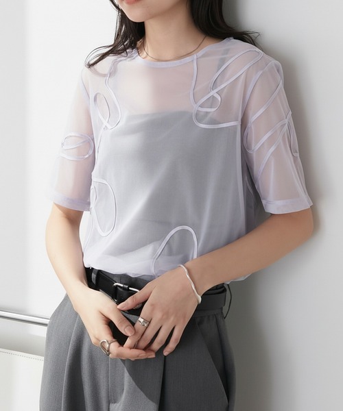 forksy.(フォルクシー)の「【forksy.】ニュアンス柄コード刺繍シアー半袖Tシャツ(Tシャツ/カットソー・レディース・ピンク/ライトパープル/ブラック/サックスブルー/オフホワイト・FREE)」の1枚目の写真