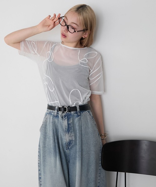 forksy.(フォルクシー)の「【forksy.】ニュアンス柄コード刺繍シアー半袖Tシャツ(Tシャツ/カットソー・レディース・ピンク/ライトパープル/ブラック/サックスブルー/オフホワイト・FREE)」の9枚目の写真