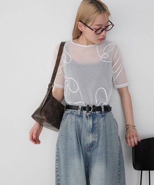 forksy.(フォルクシー)の「【forksy.】ニュアンス柄コード刺繍シアー半袖Tシャツ(Tシャツ/カットソー・レディース・ピンク/ライトパープル/ブラック/サックスブルー/オフホワイト・FREE)」の10枚目の写真