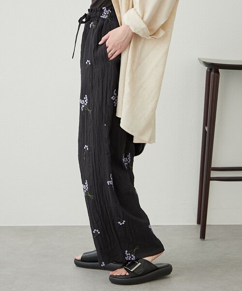 WILLOW（ウィロー）の「【willow】刺繍イージーパンツ（その他パンツ・レディース・ブラック/ホワイト・ONE SIZE）」の11枚目の写真