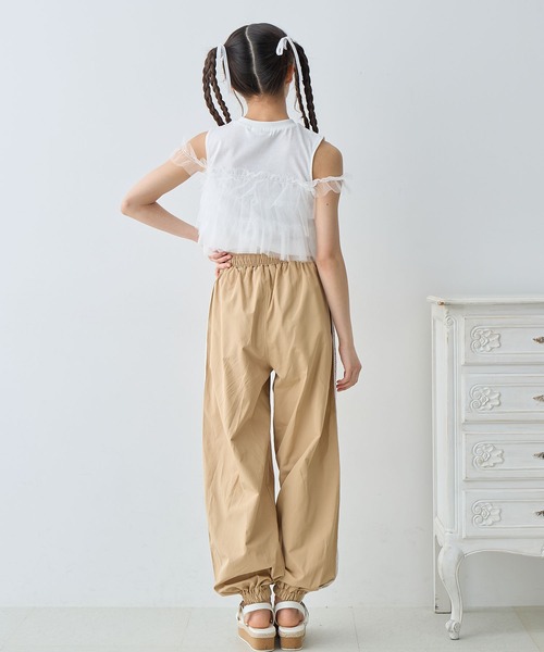 Amourire girl（アムリールガール）の「サイドレーストラックパンツ（カーゴパンツ・キッズ・ベージュ/ブラック・130cm/140cm/150cm/160cm）」の15枚目の写真