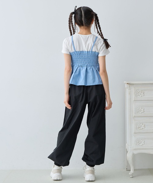 Amourire girl（アムリールガール）の「サイドレーストラックパンツ（カーゴパンツ・キッズ・ベージュ/ブラック・130cm/140cm/150cm/160cm）」の5枚目の写真