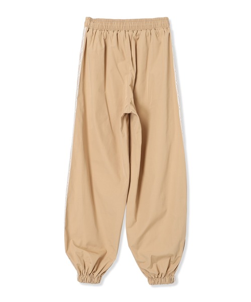 Amourire girl（アムリールガール）の「サイドレーストラックパンツ（カーゴパンツ・キッズ・ベージュ/ブラック・130cm/140cm/150cm/160cm）」の22枚目の写真