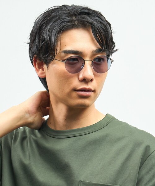 UNITED ARROWS(ユナイテッドアローズ)の「【WEB限定】Zoff|UNITED ARROWS オーバル型 調光 サングラス|紫外線でレンズの色が変わる|ユナイテッドアローズ|チタン メタル|軽量|カラーレンズ|UVカット 紫外線対策(サングラス・レディース・ブラウン系その他4/ブラック・FREE)」の14枚目の写真