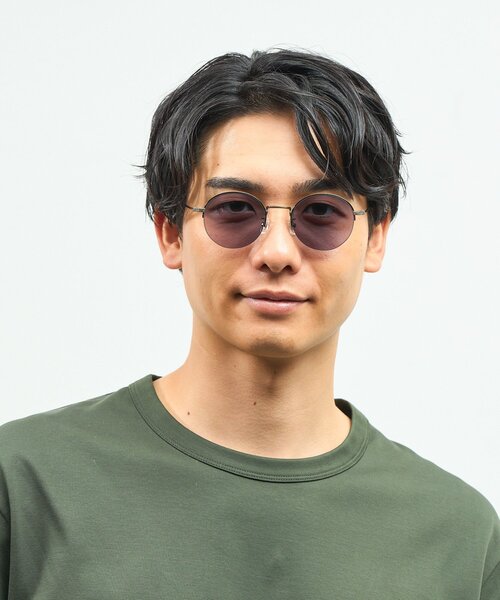 UNITED ARROWS(ユナイテッドアローズ)の「【WEB限定】Zoff|UNITED ARROWS オーバル型 調光 サングラス|紫外線でレンズの色が変わる|ユナイテッドアローズ|チタン メタル|軽量|カラーレンズ|UVカット 紫外線対策(サングラス・レディース・ブラウン系その他4/ブラック・FREE)」の16枚目の写真