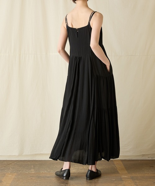 suzuki takayuki（スズキタカユキ）の「camisole dress（ドレス・レディース・ベージュ/ネイビー/ブラック・FREE）」の7枚目の写真