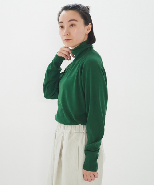 yuni(ユニ )の「△FF30 タートルネックプルオーバー(ニット/セーター・レディース・カーキ/ブラック/アイボリー/ブルー/イエロー/グリーン・FREE)」の4枚目の写真