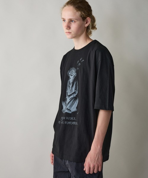 rehacer（レアセル）の「rehacer : Silent Bloom Relax Fit T-shirt / サイレントブルーム リラックス フィットTシャツ（Tシャツ/カットソー・メンズ・ホワイト/ブラック・LARGE/X-LARGE/SMALL/MEDIUM）」の11枚目の写真