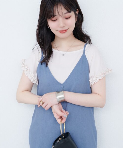 natural couture（ナチュラルクチュール）の「袖口フリルTブラウス（シャツ/ブラウス・レディース・イエロー/ブルー/アイボリー/ブラック・FREE）」の6枚目の写真