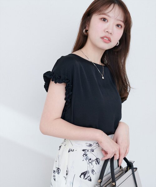 natural couture（ナチュラルクチュール）の「袖口フリルTブラウス（シャツ/ブラウス・レディース・イエロー/ブルー/アイボリー/ブラック・FREE）」の11枚目の写真