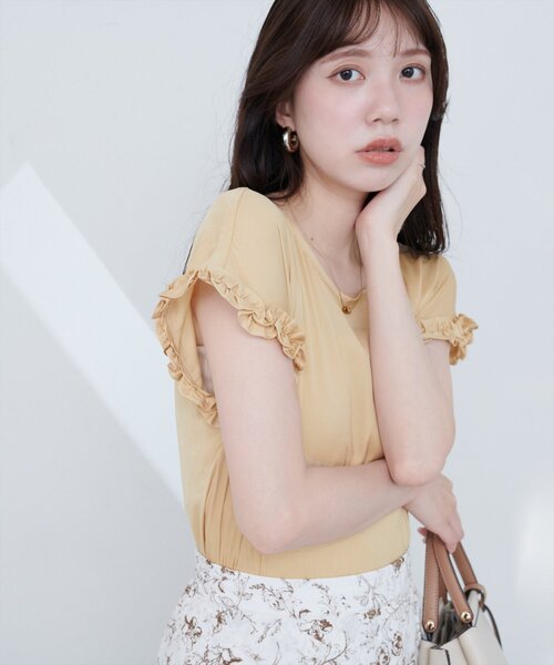natural couture（ナチュラルクチュール）の「袖口フリルTブラウス（シャツ/ブラウス・レディース・イエロー/ブルー/アイボリー/ブラック・FREE）」の15枚目の写真