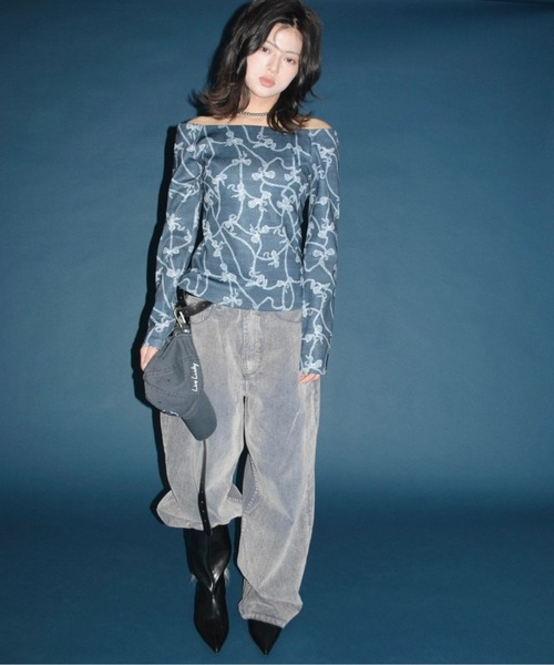 musubore（ムスボレ）の「off-shoulder tops / オフショルダートップス（シャツ/ブラウス・レディース・ネイビー・FREE）」の2枚目の写真