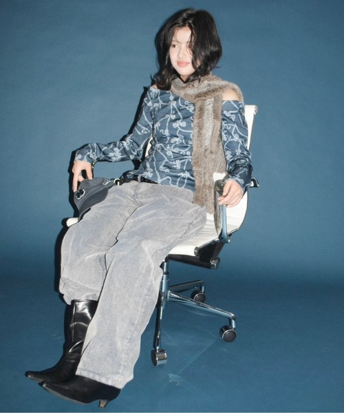 musubore（ムスボレ）の「off-shoulder tops / オフショルダートップス（シャツ/ブラウス・レディース・ネイビー・FREE）」の9枚目の写真