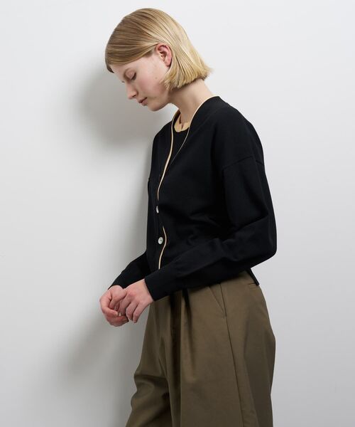 LANVIN en Bleu(ランバンオンブルー)の「カラーポイントVネックカーディガン(ニット/セーター・レディース・ブラック/ブラウン/ブルー系その他・38)」の4枚目の写真