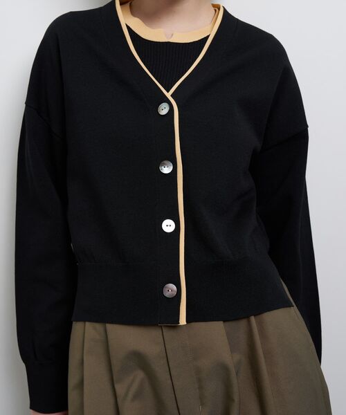 LANVIN en Bleu(ランバンオンブルー)の「カラーポイントVネックカーディガン(ニット/セーター・レディース・ブラック/ブラウン/ブルー系その他・38)」の6枚目の写真