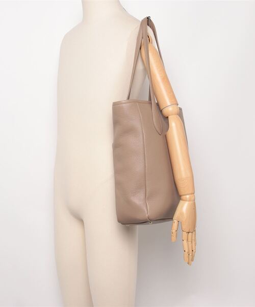 Beau're(ヴュレ)の「【BEAURE/ビュレ】Leather A4 Bag(トートバッグ・レディース・ブラック/ベージュ系・FREE)」の14枚目の写真