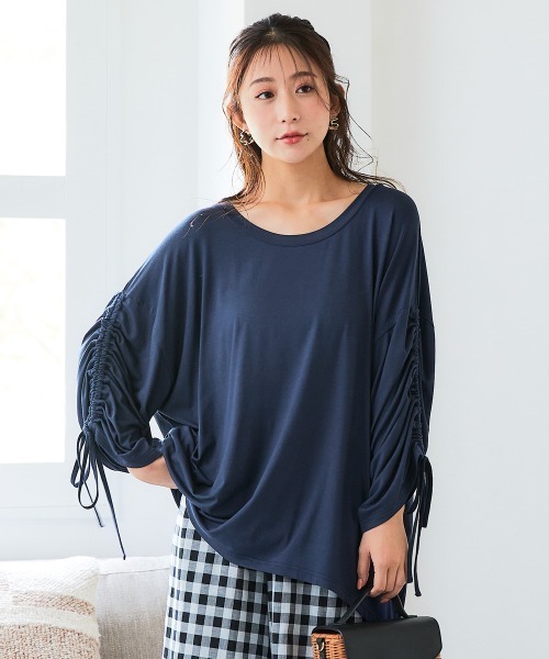 SMILE LAND(スマイルランド)の「<大きいサイズ>たっぷりドレープ袖ギャザーチュニック(接触冷感・UVカット)(Tシャツ/カットソー・レディース・ブラック/ネイビー/ブルー/コーラルピンク・5L/4L/3L/LL/L)」の3枚目の写真