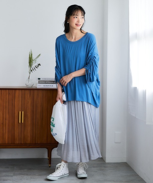 SMILE LAND(スマイルランド)の「<大きいサイズ>たっぷりドレープ袖ギャザーチュニック(接触冷感・UVカット)(Tシャツ/カットソー・レディース・ブラック/ネイビー/ブルー/コーラルピンク・5L/4L/3L/LL/L)」の5枚目の写真