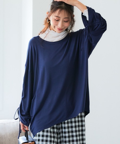 SMILE LAND(スマイルランド)の「<大きいサイズ>たっぷりドレープ袖ギャザーチュニック(接触冷感・UVカット)(Tシャツ/カットソー・レディース・ブラック/ネイビー/ブルー/コーラルピンク・5L/4L/3L/LL/L)」の8枚目の写真
