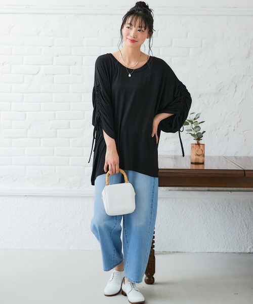 SMILE LAND(スマイルランド)の「<大きいサイズ>たっぷりドレープ袖ギャザーチュニック(接触冷感・UVカット)(Tシャツ/カットソー・レディース・ブラック/ネイビー/ブルー/コーラルピンク・5L/4L/3L/LL/L)」の11枚目の写真