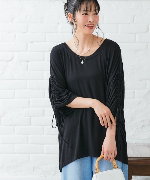 SMILE LAND(スマイルランド)の「<大きいサイズ>たっぷりドレープ袖ギャザーチュニック(接触冷感・UVカット)(Tシャツ/カットソー・レディース・ブラック/ネイビー/ブルー/コーラルピンク・5L/4L/3L/LL/L)」の12枚目の写真
