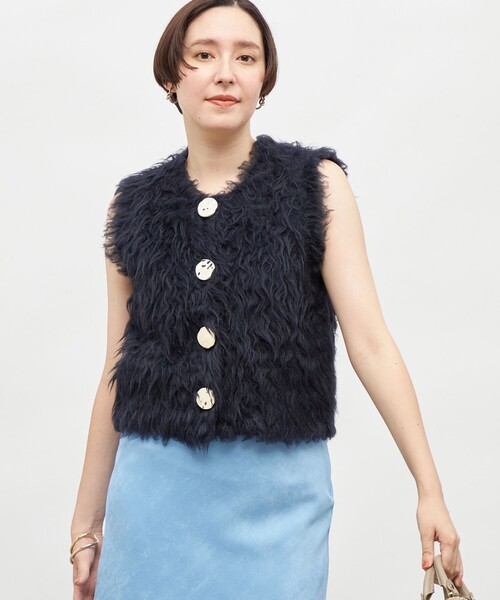 NOLLEY’S Sophi（ノーリーズソフィ）の「《手洗い可能》ビックボタン起毛ファーベスト（ベスト・レディース・キャメル/チャコールグレー/ダークネイビー・38）」の3枚目の写真