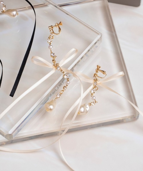 WILLSELECTION（ウィルセレクション）の「ロングリボンラインストーンイヤリング（イヤリング・レディース・オフホワイト/ブラック・FREE）」の2枚目の写真