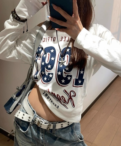 Sibra(シブラ)の「【2色展開】オフショル×星柄ロゴプリントロンT/Y2Kカジュアルトップス(Tシャツ/カットソー・レディース・ブラック/ホワイト・M)」の6枚目の写真