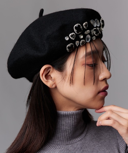 Narcissus（ナルシス）の「ビジューベレー帽　カラーベレー帽（ハンチング/ベレー帽・レディース・ブラック/レッド・FREE）」の3枚目の写真