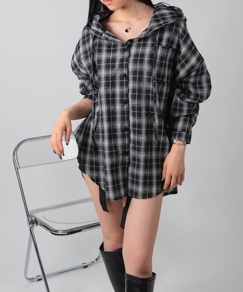 VIVID LADY(ビビッドレディー)の「フード付きチェック柄オーバーサイズシャツ(シャツ/ブラウス・レディース・アイボリー/ブラック・FREE)」の18枚目の写真