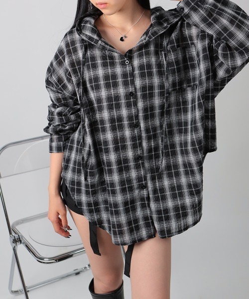 VIVID LADY(ビビッドレディー)の「フード付きチェック柄オーバーサイズシャツ(シャツ/ブラウス・レディース・アイボリー/ブラック・FREE)」の7枚目の写真