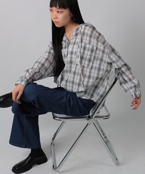 VIVID LADY(ビビッドレディー)の「フード付きチェック柄オーバーサイズシャツ(シャツ/ブラウス・レディース・アイボリー/ブラック・FREE)」の9枚目の写真