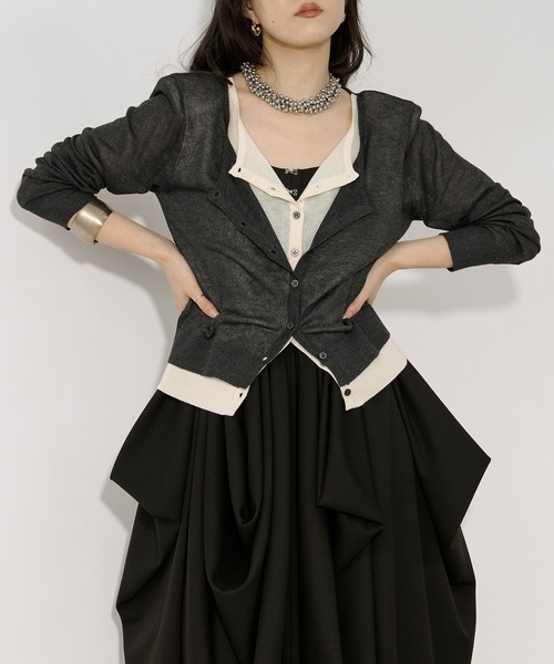 Ezick（エジック）の「bi-color sheer cardigan レイヤードシアーニットカーディガン（カーディガン/ボレロ・レディース・ネイビー/チャコールグレー・FREE）」の2枚目の写真