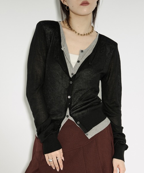 Ezick(エジック)の「bi-color sheer cardigan レイヤードシアーニットカーディガン(カーディガン/ボレロ・レディース・ネイビー/チャコールグレー/ブラック/ライトグレー・FREE)」の2枚目の写真