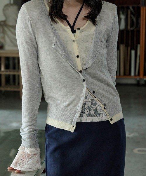 Ezick(エジック)の「bi-color sheer cardigan レイヤードシアーニットカーディガン(カーディガン/ボレロ・レディース・ネイビー/チャコールグレー/ブラック/ライトグレー・FREE)」の20枚目の写真