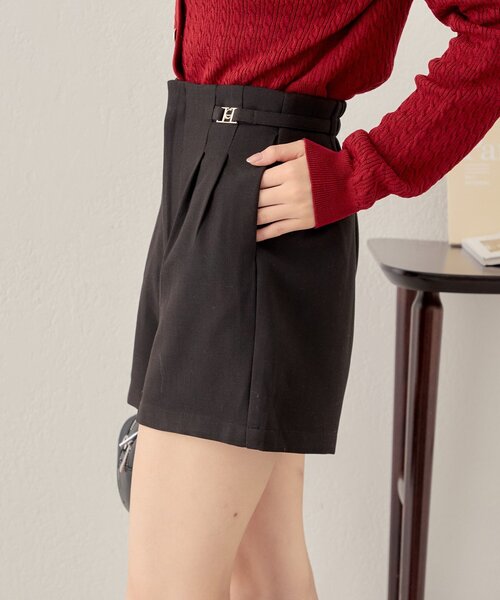 Chico（チコ）の「【REVIVAL/WEB限定】チャーム付タックショートパンツ（その他パンツ・レディース・ブラック/ブラウン系その他2/ベージュ系その他2/グレー・SMALL/MEDIUM）」の20枚目の写真