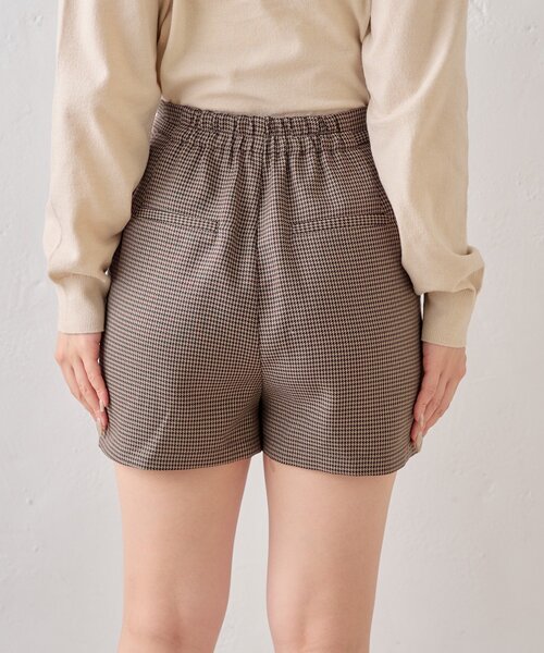 Chico（チコ）の「【REVIVAL/WEB限定】チャーム付タックショートパンツ（その他パンツ・レディース・ブラック/ブラウン系その他2/ベージュ系その他2/グレー・SMALL/MEDIUM）」の8枚目の写真