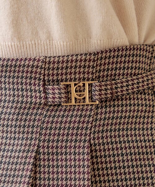 Chico（チコ）の「【REVIVAL/WEB限定】チャーム付タックショートパンツ（その他パンツ・レディース・ブラック/ブラウン系その他2/ベージュ系その他2/グレー・SMALL/MEDIUM）」の10枚目の写真