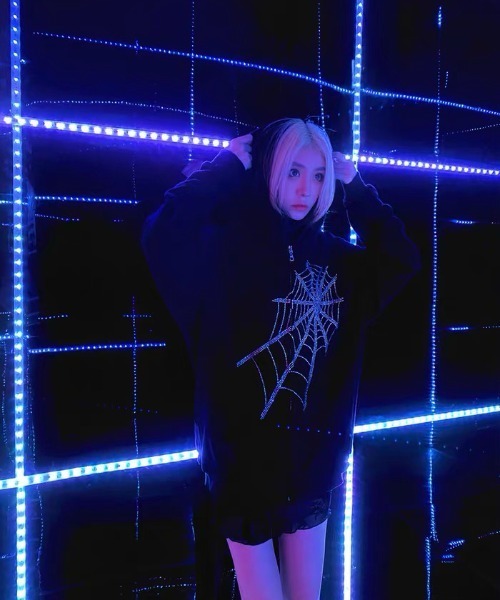 セール】蜘蛛の巣柄ストーンスウェットパーカー（パーカー）｜ViViDAY