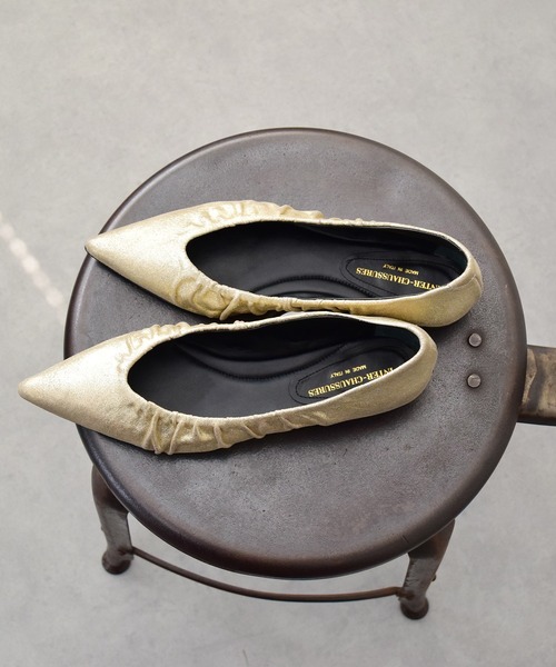 inter-chaussures（インターショシュール）の「【INTER-CHAUSSURES】ポインテッドトウギャザーパンプス(I51511)（パンプス・レディース・ゴールド/ベージュ系その他/ブラック系その他・36/37/38）」の6枚目の写真