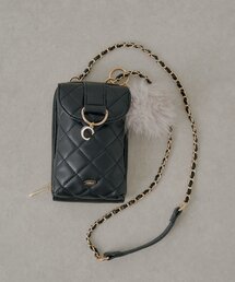 Chico(チコ)のファーチャーム付きキルティングスマホポーチ(その他小物)