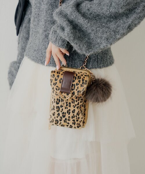 ファーチャーム付きキルティングスマホポーチ（その他小物）｜Chico