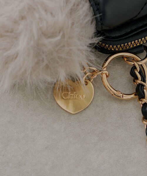 ファーチャーム付きキルティングスマホポーチ（その他小物）｜Chico