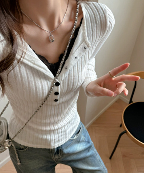 VIVID LADY（ビビッドレディー）の「レースドッキング リブニットトップス 長袖（Tシャツ/カットソー・レディース・ベージュ/ブラック/アイボリー/チャコールグレー・FREE）」の13枚目の写真
