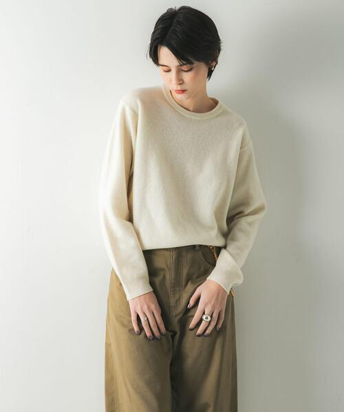 URBAN RESEARCH（アーバンリサーチ）の「ウール100 クルーネックソフトニット（ニット/セーター・レディース・ブラック/オフホワイト/ブルー/グレー・FREE）」の9枚目の写真