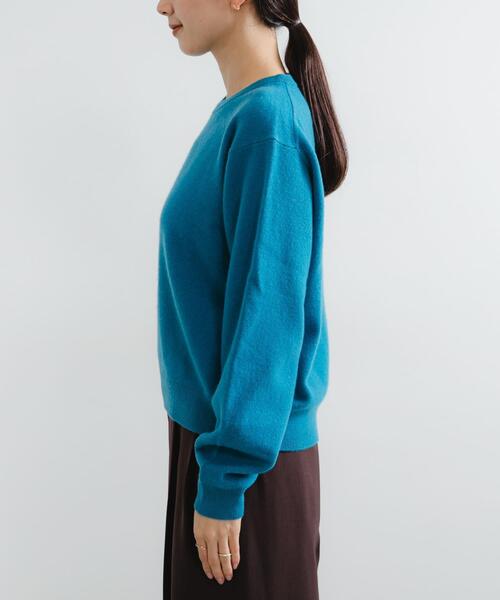 URBAN RESEARCH（アーバンリサーチ）の「ウール100 クルーネックソフトニット（ニット/セーター・レディース・ブラック/オフホワイト/ブルー/グレー・FREE）」の21枚目の写真