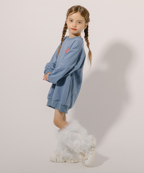 URBAN CHERRY(アーバンチェリー)の「バックアニマルプリントトレーナーワンピ(ワンピース・キッズ・イエロー/ブルー・130cm/140cm/150cm/120cm)」の20枚目の写真