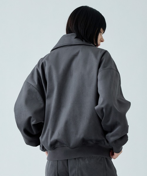 VELNUS（ベルナス）の「【VELNUS】Cropped double-zip corduroy blouson / クロップドダブルジップコーデュロイブルゾン（ブルゾン・メンズ・ブラック/チャコールグレー・S/M/L）」の4枚目の写真