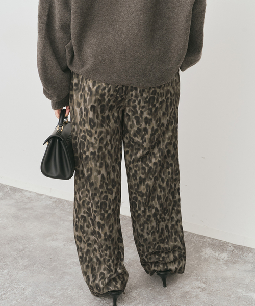 Spick & Span（スピックアンドスパン）の「レオパードプリントイージーパンツ（その他パンツ・レディース・その他4・36/38）」の4枚目の写真