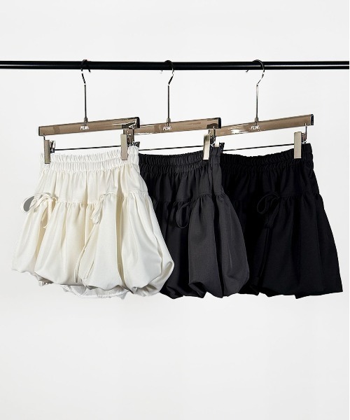 FOLLOWIN（フォロウィン）の「【インナーパンツ仕様】バルーン＆リボンデイテイルミニスカート（スカート・レディース・グレー/ブラック/ホワイト・LARGE/MEDIUM/SMALL）」の4枚目の写真